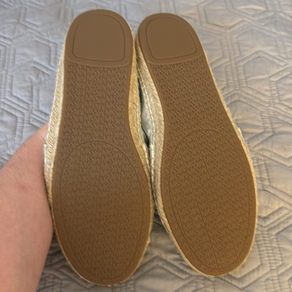Michael Kors Espadrilles Shoe Size 8 EUC Silver Logo Printed - Picture 4 of 5